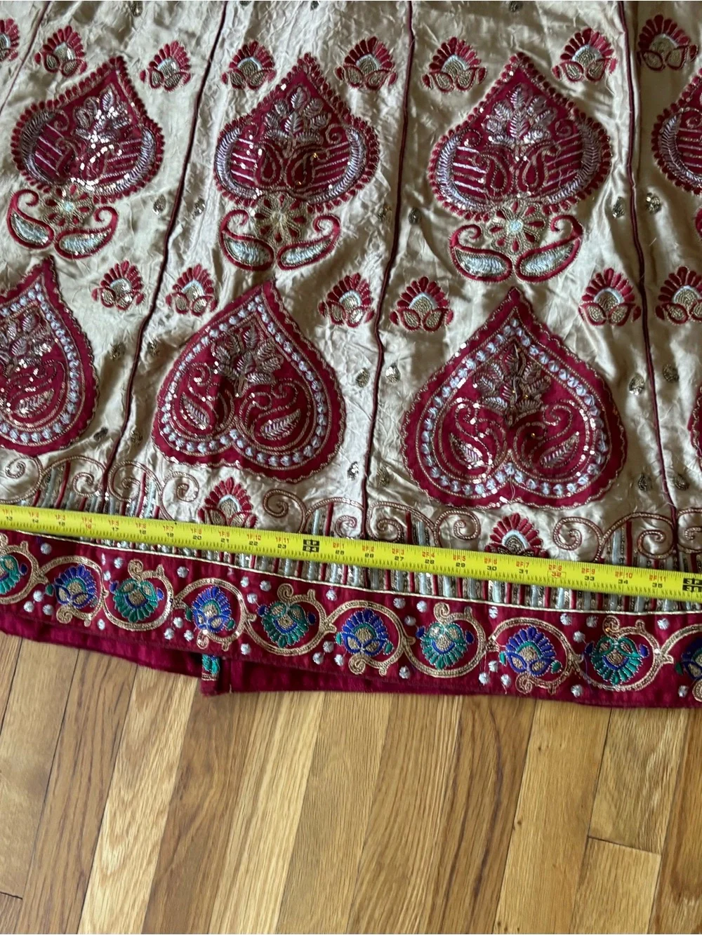 Indian Lehenga Skirt - Picture 5 of 9